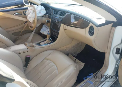 2008 Mercedes-Benz Cls 550 z USA, uszkodzony, nr VIN WDDDJ72X38A121506